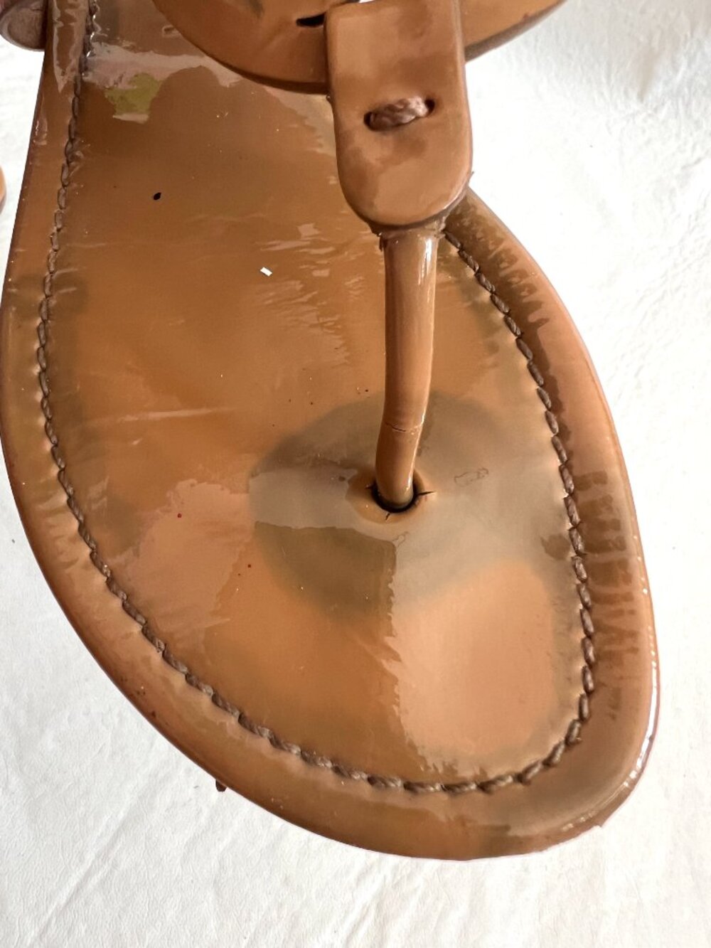 Tory Burch sandals miller flat flip flop tan patent leather size 8 monogram - Picture 9 of 12